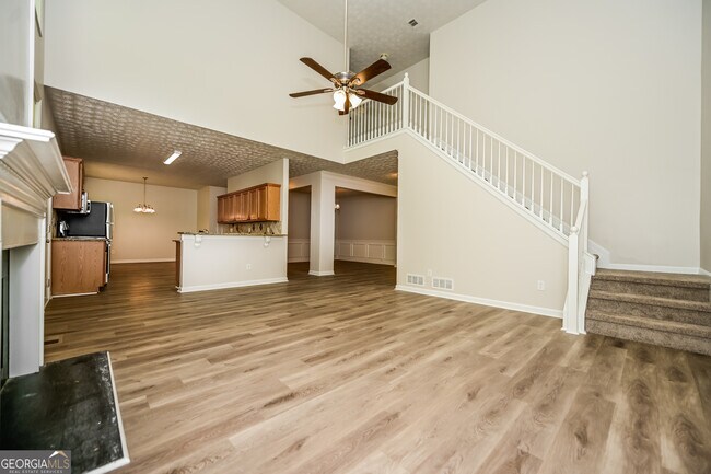 Building Photo - 520 Hilly Ct