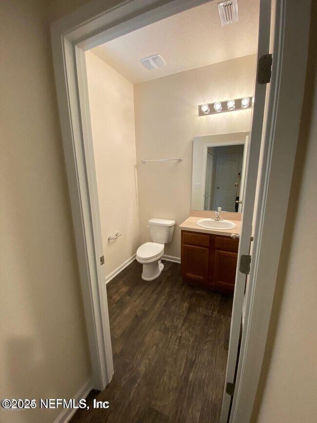 Building Photo - 8136 Meadow Walk Ln