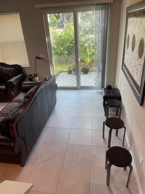 Foto del edificio - 5688 Mentmore Dr