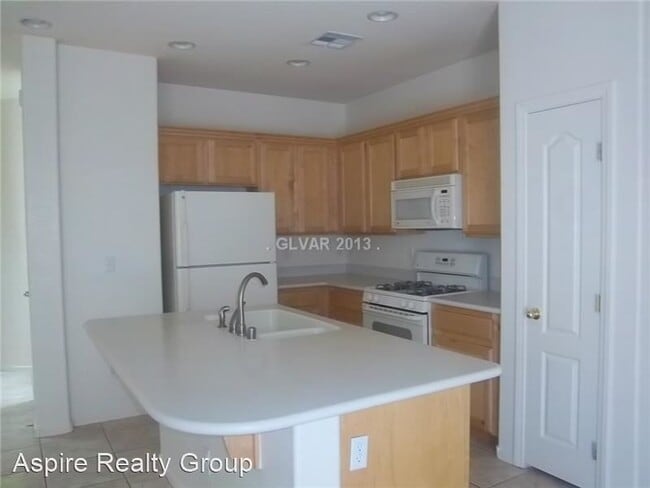 Building Photo - 9250 William Hill Ave