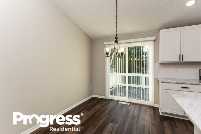 Foto del edificio - 5305 Davidson Rd