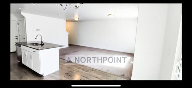 Foto del edificio - Beautiful 3BR 2BA Home w/ Quartz Kitchen and Garage in Herriman!