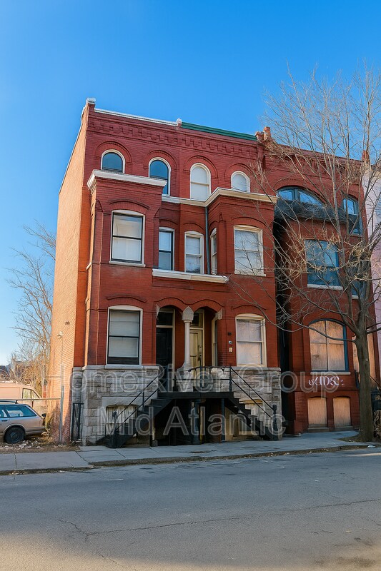 Foto principal - 1328 9th St NW