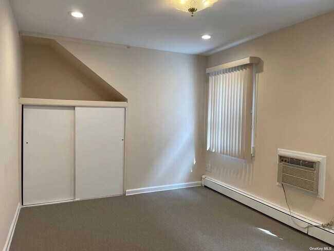 Foto del edificio - 60 Stoner Ave