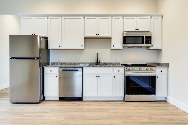 Foto del edificio - Moon Township - Gallery Garden Apartments - Now Leasing!