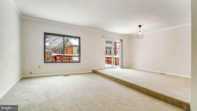 Building Photo - 10903 Pebble Run Dr