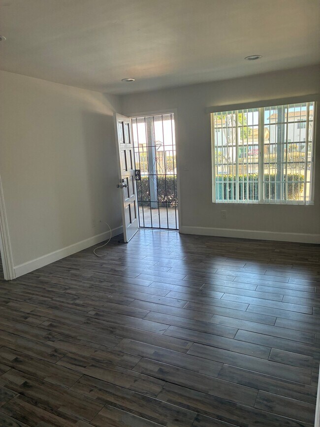 Foto del edificio - 2330 Grove Ave