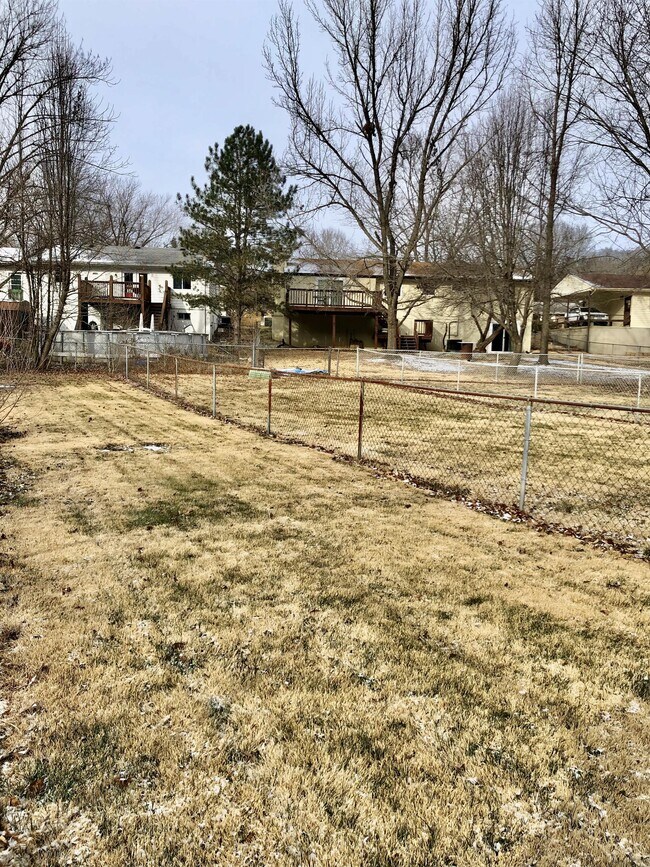 Foto del edificio - 3813 Treebrook Dr