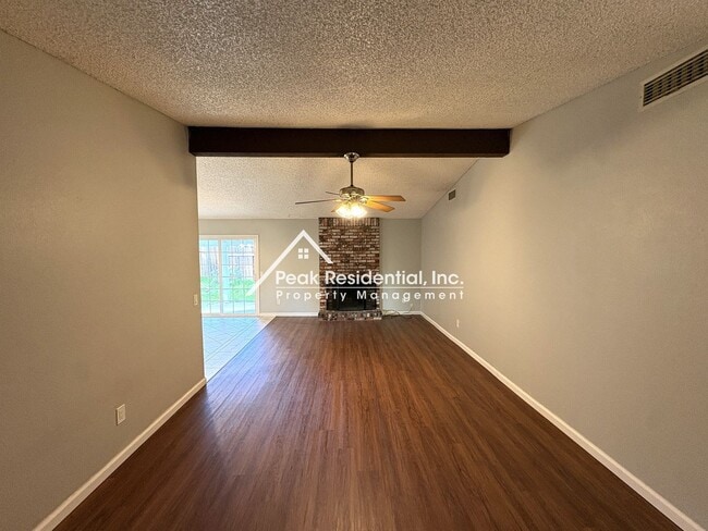 Building Photo - Cute Florin Area 3bd/2ba House with 2 Car Garage and RV access!