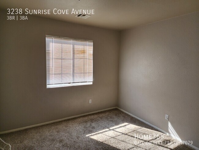 Building Photo - Cozy 3 bedroom home in a gated community w...