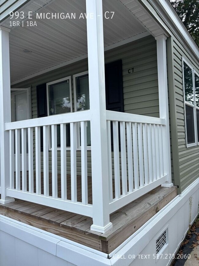 Building Photo - 993 E Michigan Ave