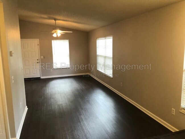 Foto del edificio - 1406 Northlake Dr