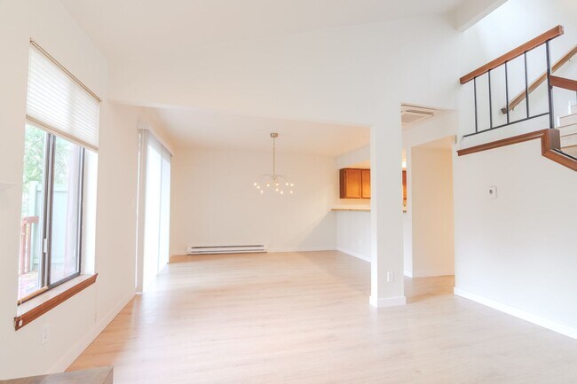 Foto del edificio - Spacious 3bd/2.5ba Smoketree Condo in Federal Way!