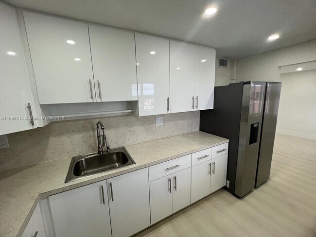 Foto del edificio - 6575 W 4th Ave