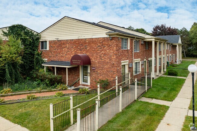 Oficina de arrendamiento - Mulberry Row Apartments