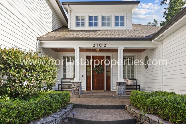 Foto del edificio - Custom Built Lake Oswego Home Near Lakerid...