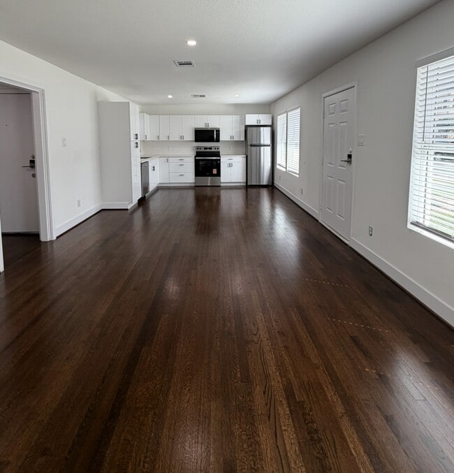 Building Photo - 1976 W McKinney St