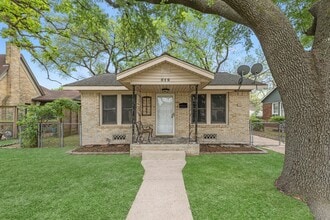 Building Photo - 512 Gale St