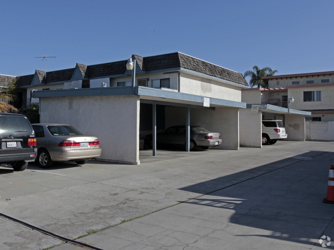 Foto del edificio - 13800 Cedar St