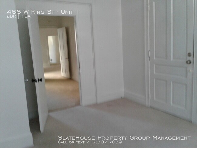 Foto del edificio - First floor two bedroom with yard!