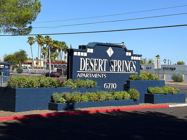 Foto del edificio - Desert Springs