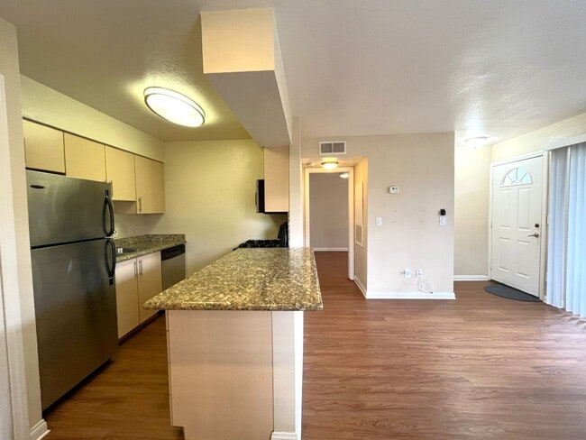 Building Photo - 2160 Highpointe Dr