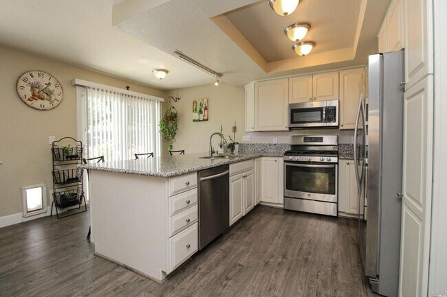 Foto del edificio - 160 Kingswood Ave