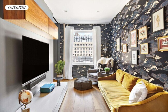 Building Photo - 250 W 82nd St