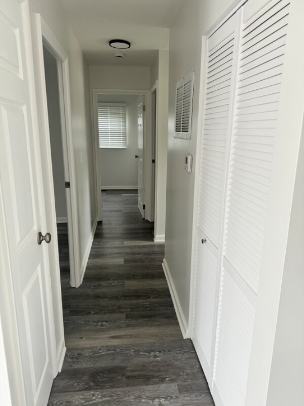 Foto del edificio - 765 Crestwood Dr