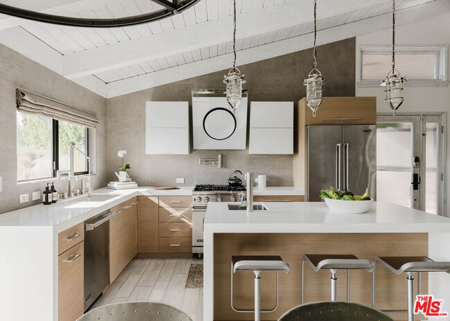 Building Photo - 1310 Londonderry Pl