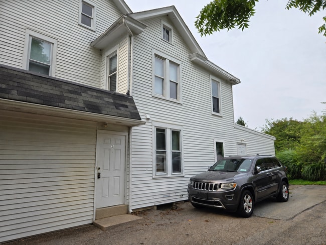Building Photo - 16A Manor Ave