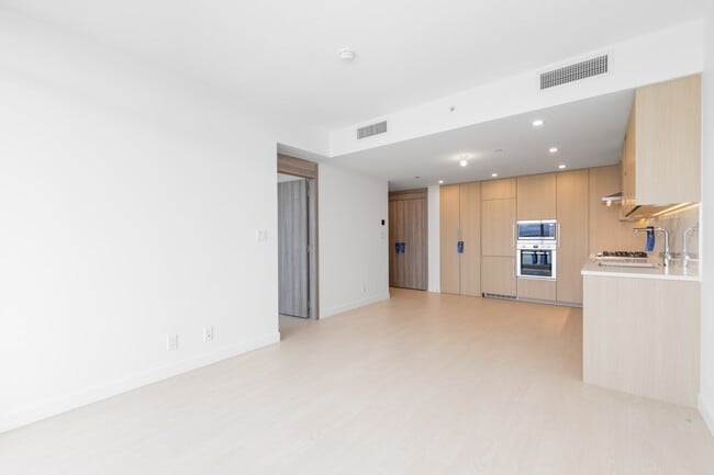 Building Photo - 13778-13778 100 Ave