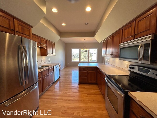 Foto del edificio - 4 br, 2.5 bath House - 2803 S Ridgeview Way