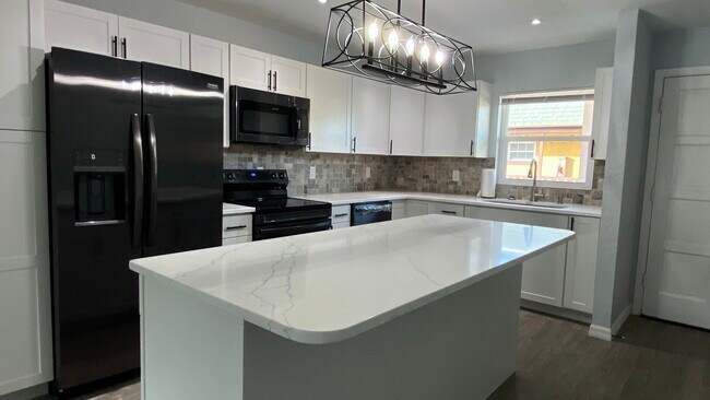 Building Photo - 1510 Ocean Shore Blvd