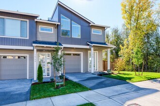 Building Photo - 16740 SE Rebstock Pk Ln