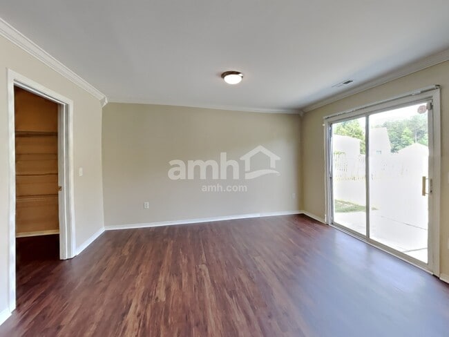 Foto del edificio - 1727 Rustic Arch Way