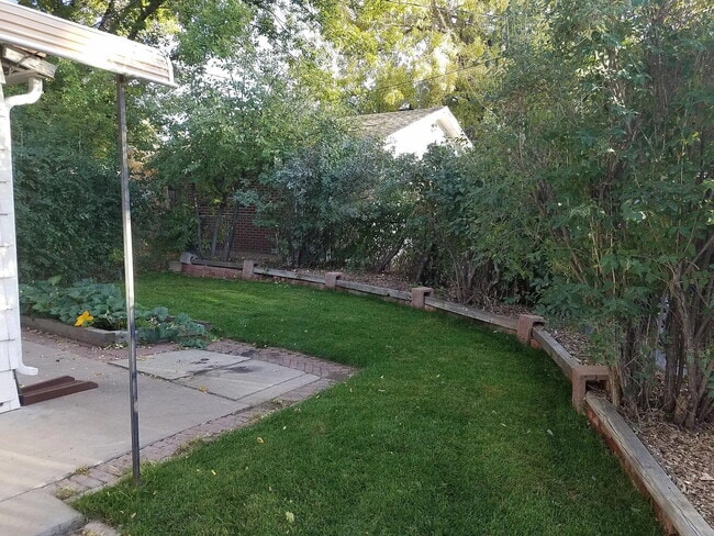 Building Photo - Charming 1-Bed 1-Bath Wheatridge Duplex with Private Fenced Yard & Garage - Available Now!
