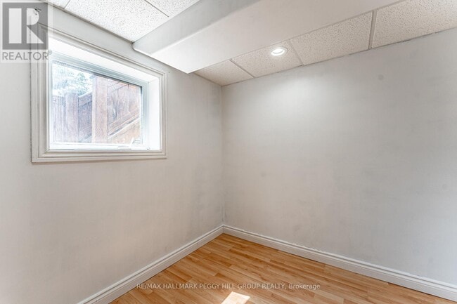 Building Photo - 9 Orwell Crescent