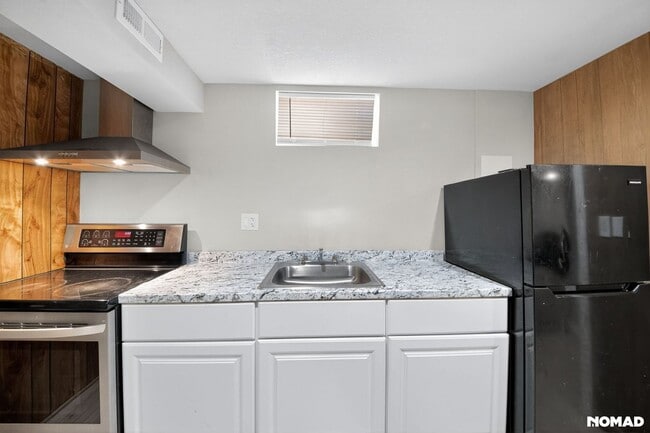 Foto del edificio - 4331 W 82nd Ave