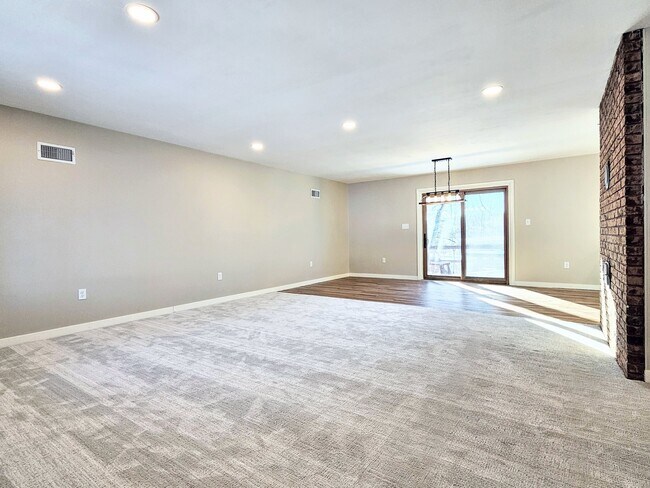 Foto del edificio - 800 Galen Hall Rd