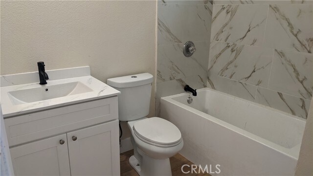 Foto del edificio - 25401 Spring St