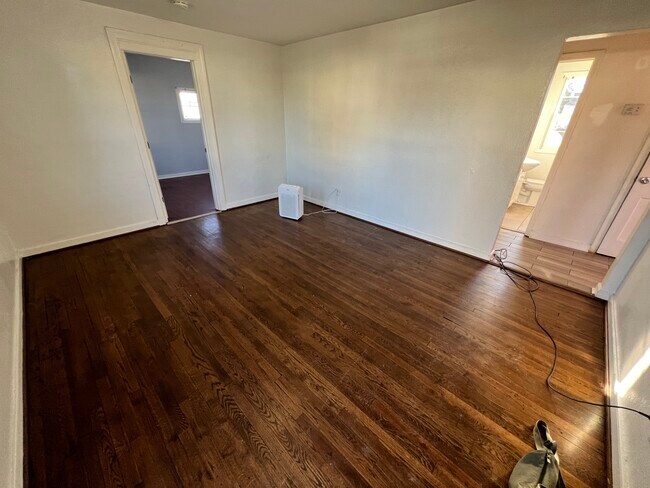 Foto del edificio - 1811 Binford Ln