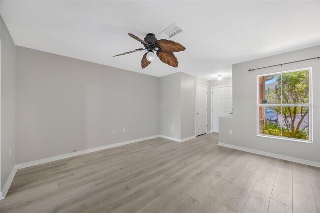 Foto del edificio - 6831 Dartmouth Hill St