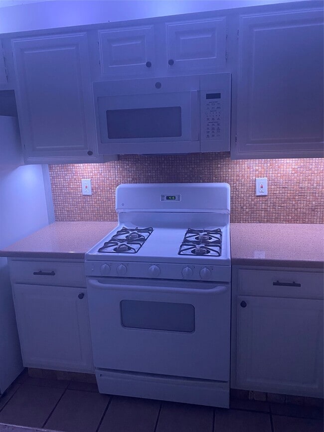 Building Photo - 2023 Havenhouse Dr