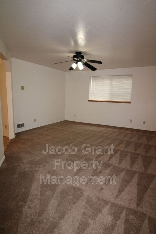 Building Photo - 639 Hoopes Ave