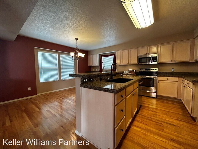 Foto del edificio - 3 br, 3 bath House - 7822 Tango Ln