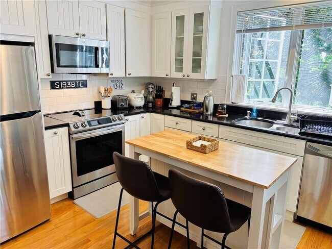 Foto del edificio - 571 Bellevue Ave