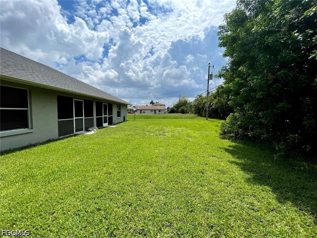 Foto del edificio - 906 Cape Coral Pkwy W