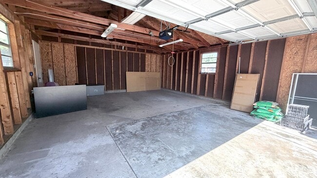 Building Photo - 555 S Ruston Ave