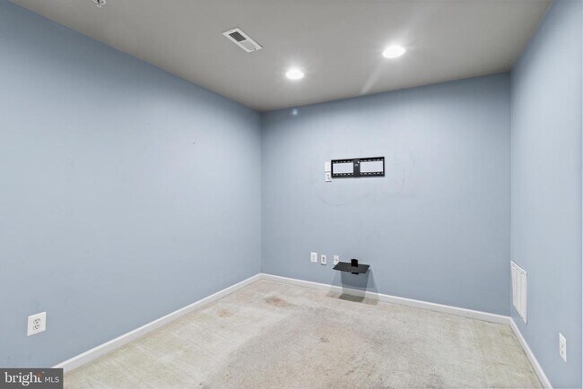 Building Photo - 7022 Black Oak Rd
